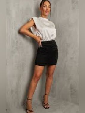 FN Black High-Waist Mini Bodycon Skirt - Sleek Everyday Style